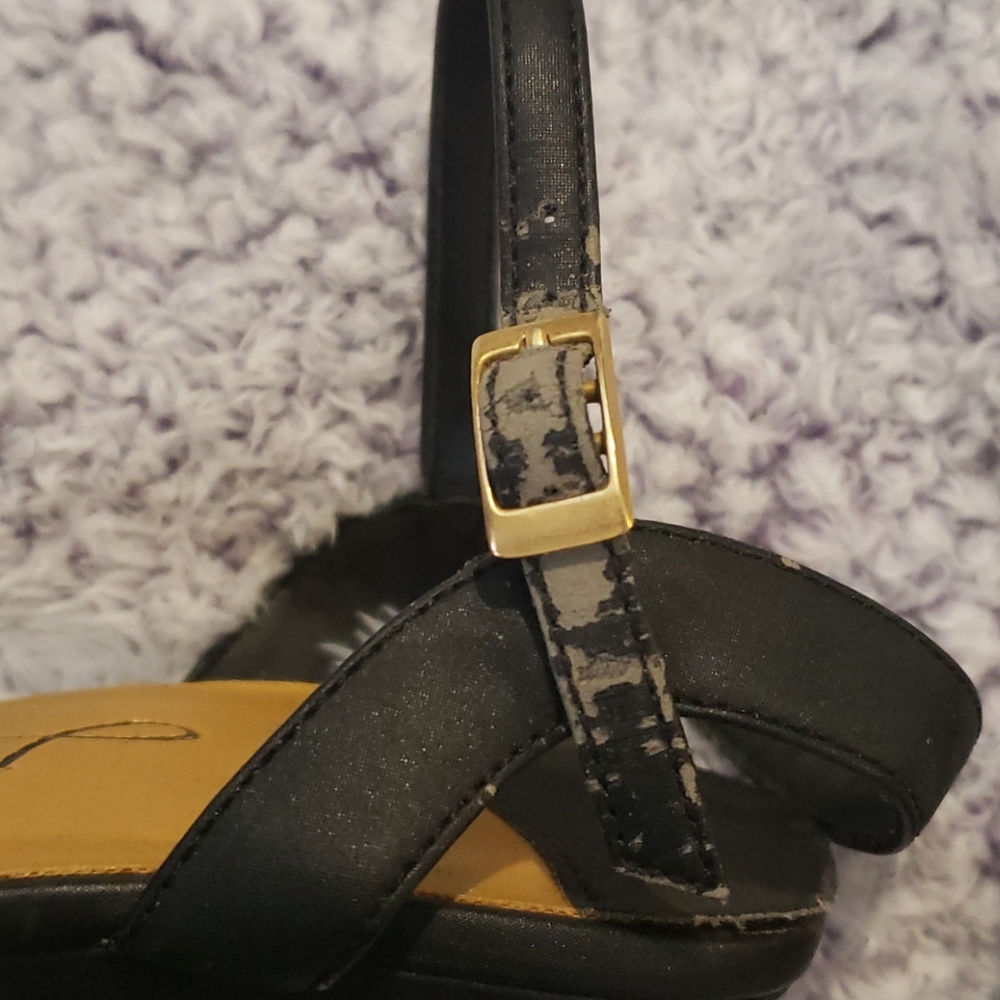 Black Fioni, size 8 heels - Picture 6 of 8
